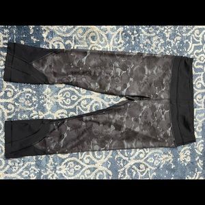 Lululemon Run Inspire II Crop Sz 6 Poppy Petals